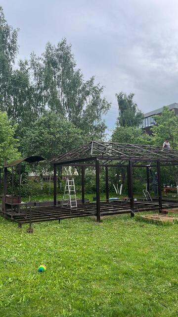 Металлический каркас веранды с остеклением