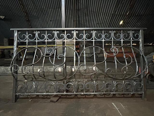 Кованые балконные ограждения для кирпичного дома