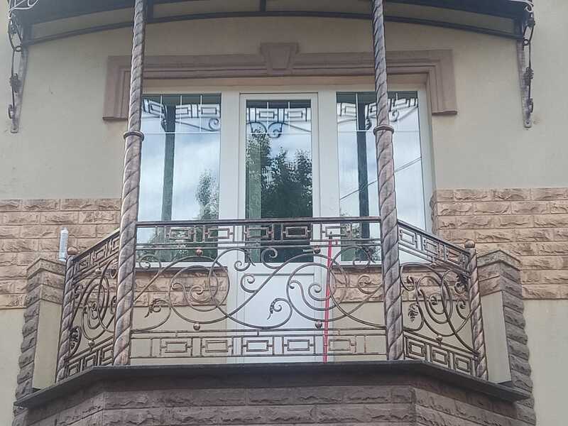 кованые перила на балкон