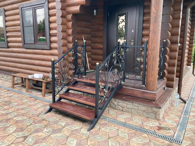 кованые перила на крыльцо