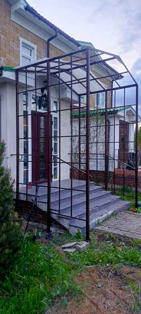 Металлический каркас входной группы под остекление